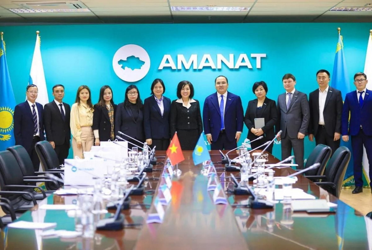 «AMANAT» пен Вьетнам Компартиясы арасындағы белсенді диалог жалғасуда