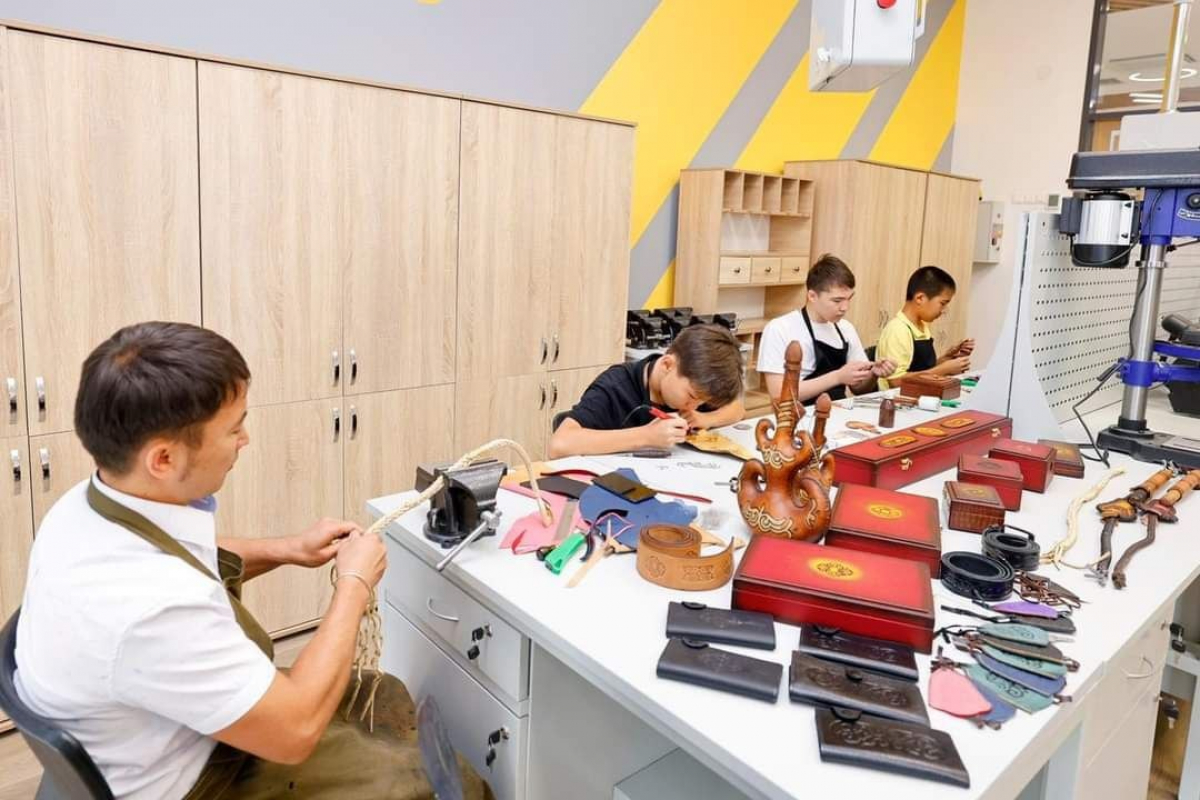 ОҚУШЫЛАР САРАЙЫ - БАЛАЛАР ИГІЛІГІНЕ