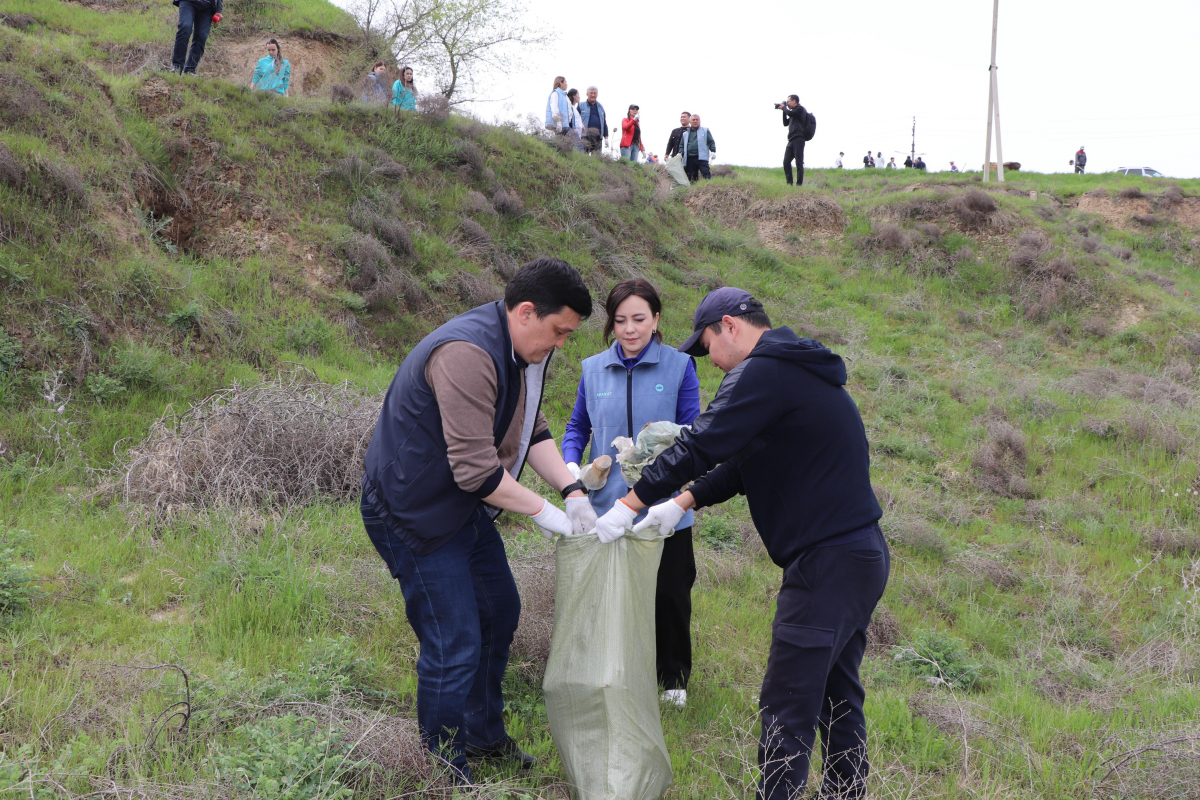 ШЫМКЕНТТІКТЕР ТАЗАЛЫҚ АКЦИЯСЫНА БЕЛСЕНДІ ҚАТЫСУДА
