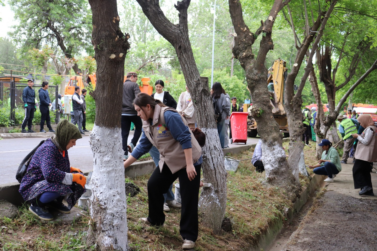ШЫМКЕНТТЕ “ӨТКЕНГЕ ҚҰРМЕТ - БҮГІНГІ МІНДЕТ” ТАЗАЛЫҚ АКЦИЯСЫ ӨТТІ