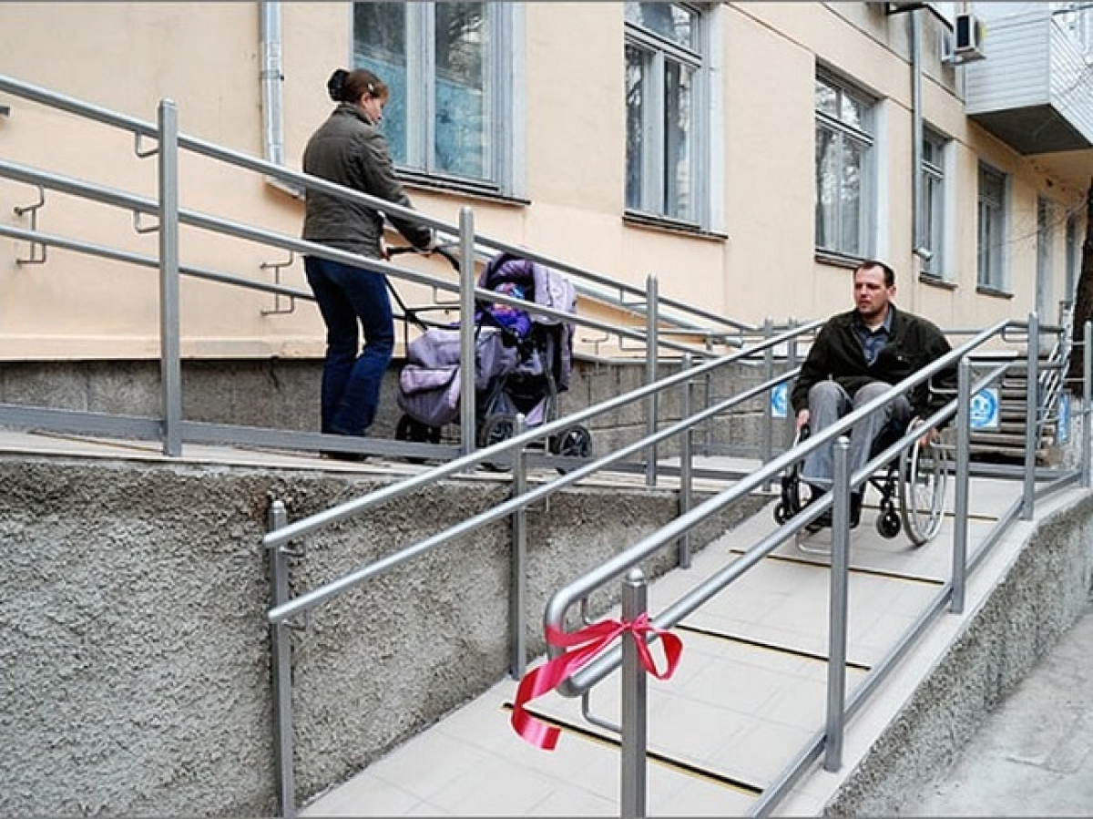 ПЛОЩАДЬ БЕЗБАРЬЕРНОГО ПРОСТРАНСТВА