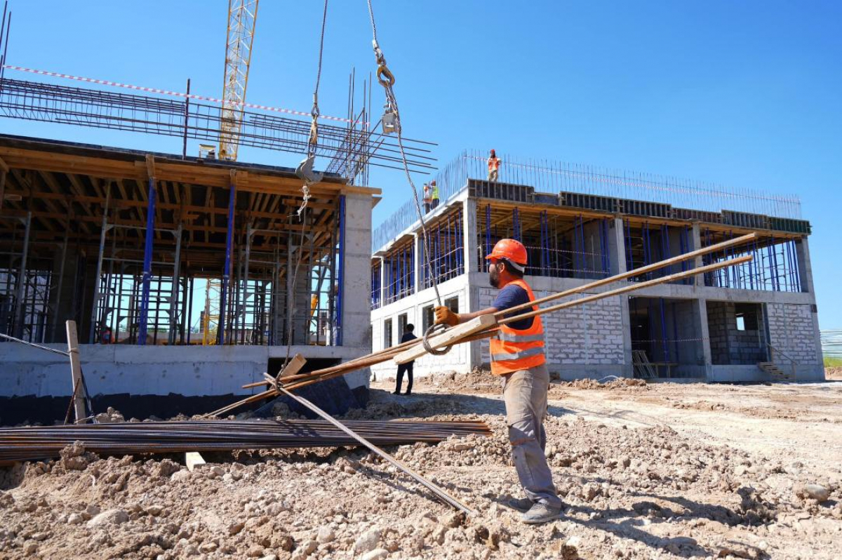 Облыс әкімі «Жайлы мектеп» жобасы аясындағы нысандардың құрылысымен танысты