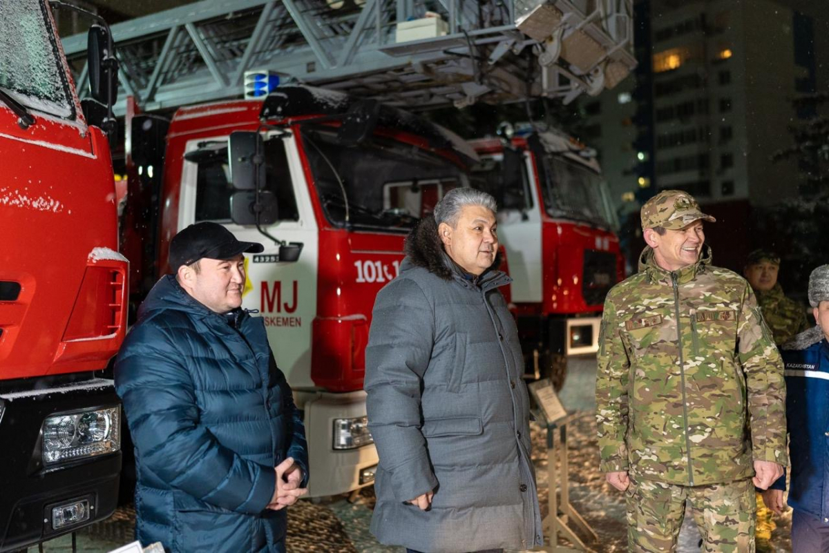 ШҚО әкімі қызметкерлерді Жаңа жыл мерекесімен құттықтады